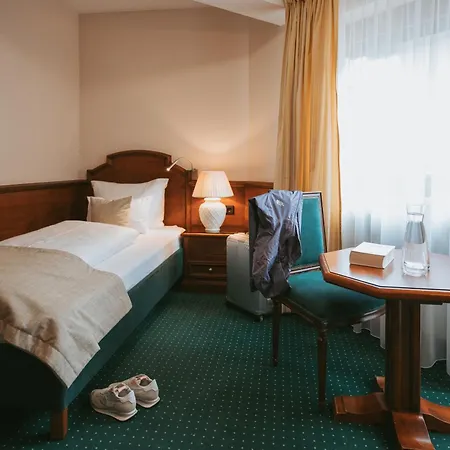 Manni Hotell 4*