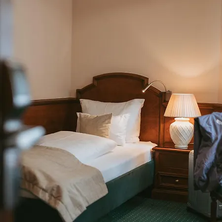 Hotell Manni 4*
